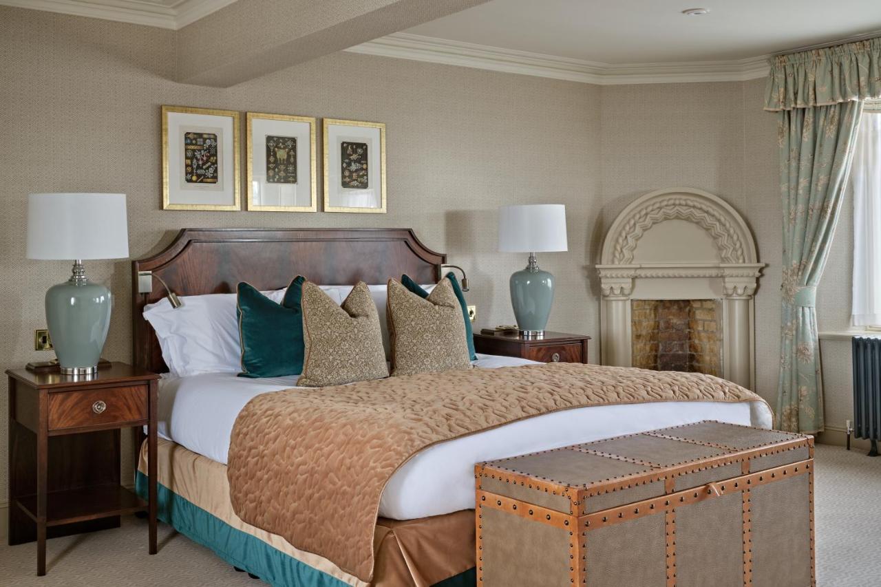 Hotel Ellenborough Park à Cheltenham Extérieur photo A bedroom at the hotel